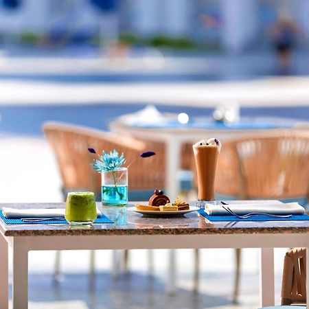 Pickalbatros Blu Spa Resort - Adults Friendly 16 Years Plus- Ultra All-Inclusive Хургада Екстер'єр фото A table at a restaurant
