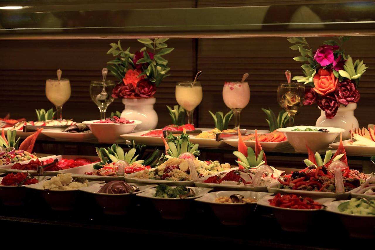 Pickalbatros Blu Spa Resort - Adults Friendly 16 Years Plus- Ultra All-Inclusive Хургада Екстер'єр фото A salad bar